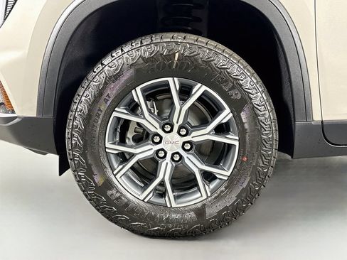 New 2026 GMC Acadia AT4 AWD/4WD image 32