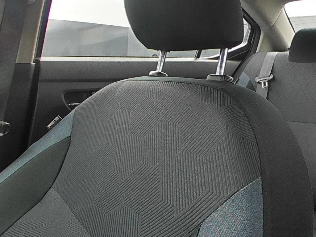 Used 2024 Nissan Versa SV FWD image 9