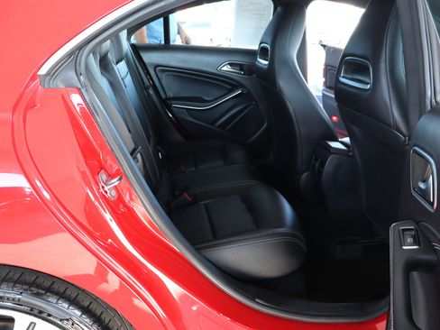 Used 2019 Mercedes-Benz CLA 250 image 31