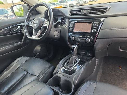 Used 2019 Nissan Rogue SL AWD/4WD image 16
