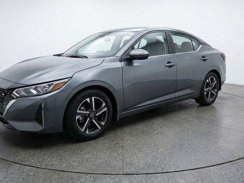Used 2025 Nissan Sentra SV FWD image 3