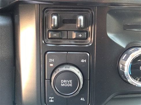 New 2026 Ford F250 Lariat w/ Black Appearance Package image 22