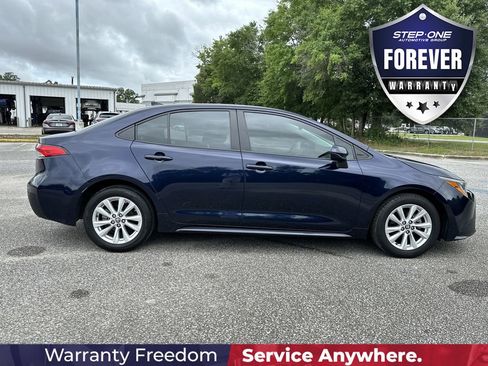 Used 2024 Toyota Corolla LE w/ LE Convenience Package FWD image 8