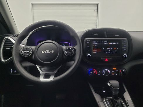 Used 2025 Kia Soul S image 22