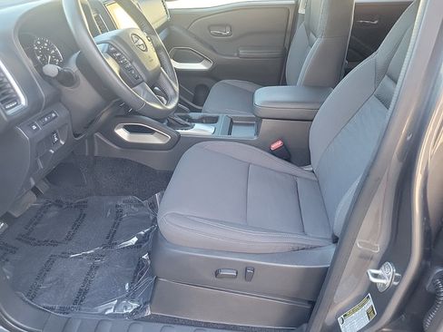 Used 2023 Nissan Frontier SV w/ SV Convenience Package image 11