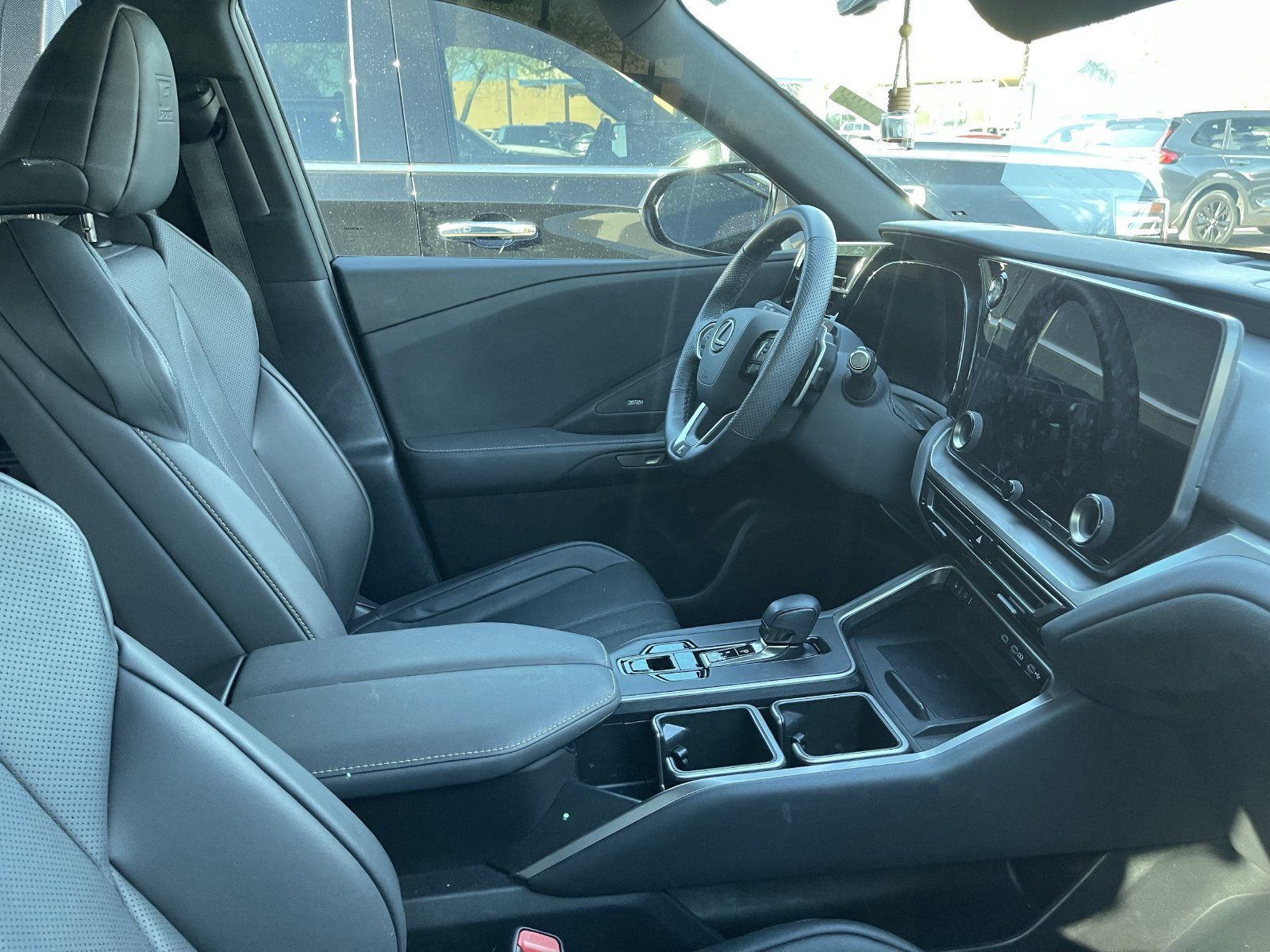 Used 2025 Lexus TX 500h AWD w/ Technology Package image 6