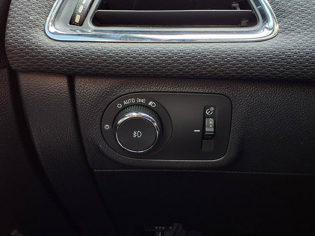 Used 2017 Chevrolet Cruze LT w/ Convenience Package FWD image 15