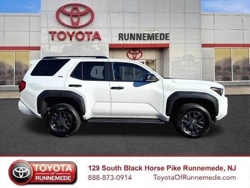 Certified 2025 Toyota 4Runner SR5 AWD/4WD image 7