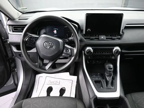 Used 2024 Toyota RAV4 XLE FWD image 22