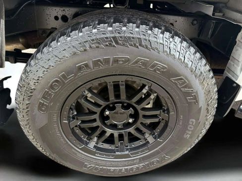 Used 2022 Nissan Frontier S w/ Technology Package image 34