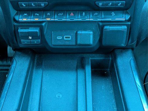 Used 2021 GMC Sierra 1500 AT4 w/ AT4 Value Package image 17