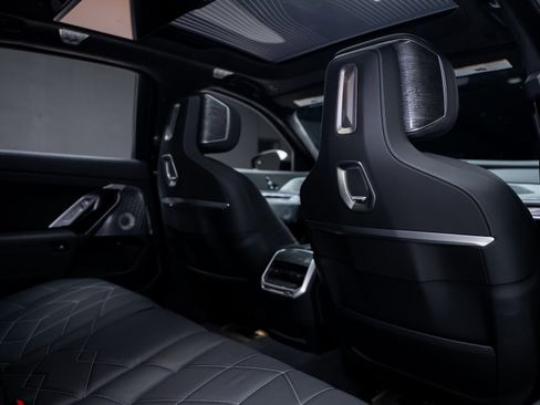 Used 2023 BMW i7 xDrive60 w/ Executive Package 2 image 68