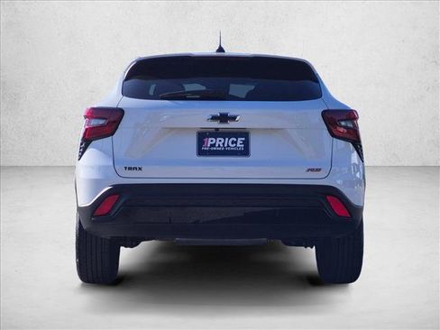 Used 2026 Chevrolet Trax RS FWD image 7