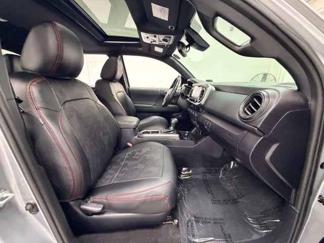 Used 2021 Toyota Tacoma TRD Off-Road w/ TRD Premium Off Road Package AWD/4WD image 29