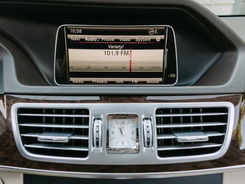 Used 2015 Mercedes-Benz E 350 4MATIC Sedan w/ Premium 1 Package image 25