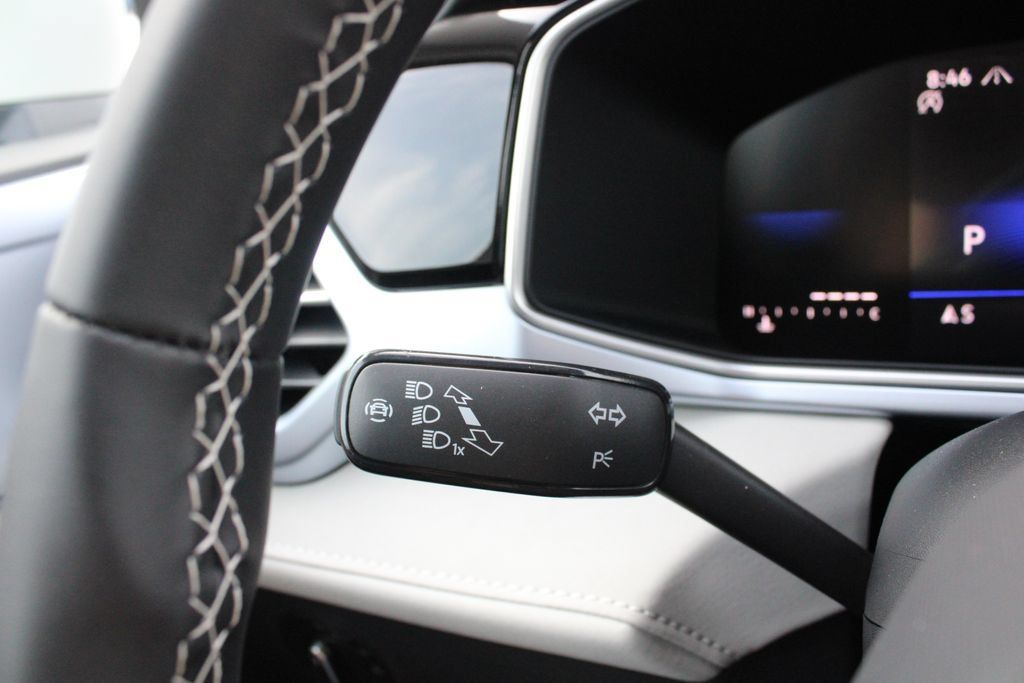 New 2026 Volkswagen Taos SE AWD/4WD image 11