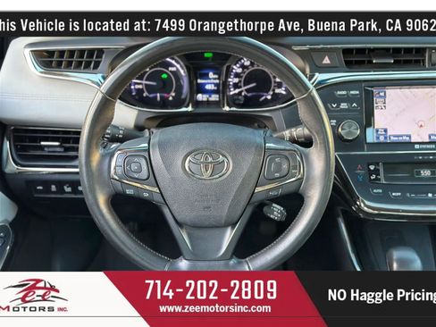 Used 2013 Toyota Avalon Limited w/ Technology Pkg FWD image 19