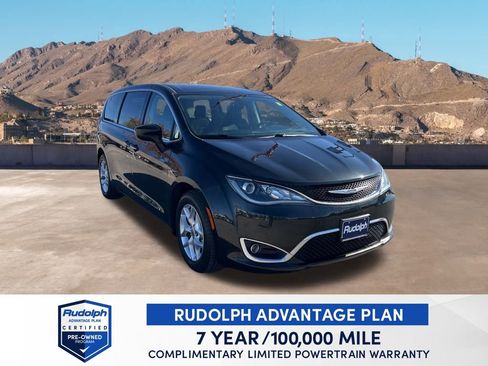 Used 2017 Chrysler Pacifica Touring Plus w/ Tire & Wheel Group image 15