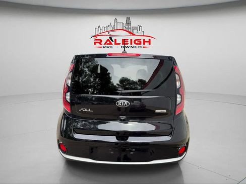 Used 2017 Kia Soul EV image 3