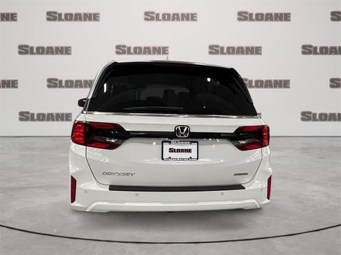 New 2026 Honda Odyssey Touring image 4