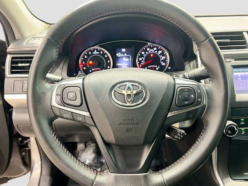 Used 2017 Toyota Camry SE image 26