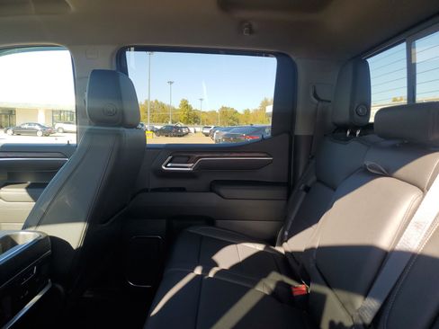 Used 2022 GMC Sierra 1500 SLT w/ SLT Premium Plus Package image 31