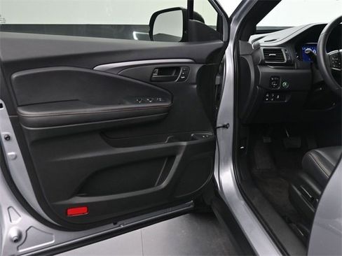 Certified 2023 Honda Passport TrailSport image 16