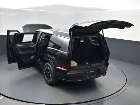 New 2026 Hyundai Santa Fe SE image 25