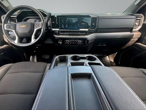 Used 2023 Chevrolet Silverado 1500 LT AWD/4WD image 10