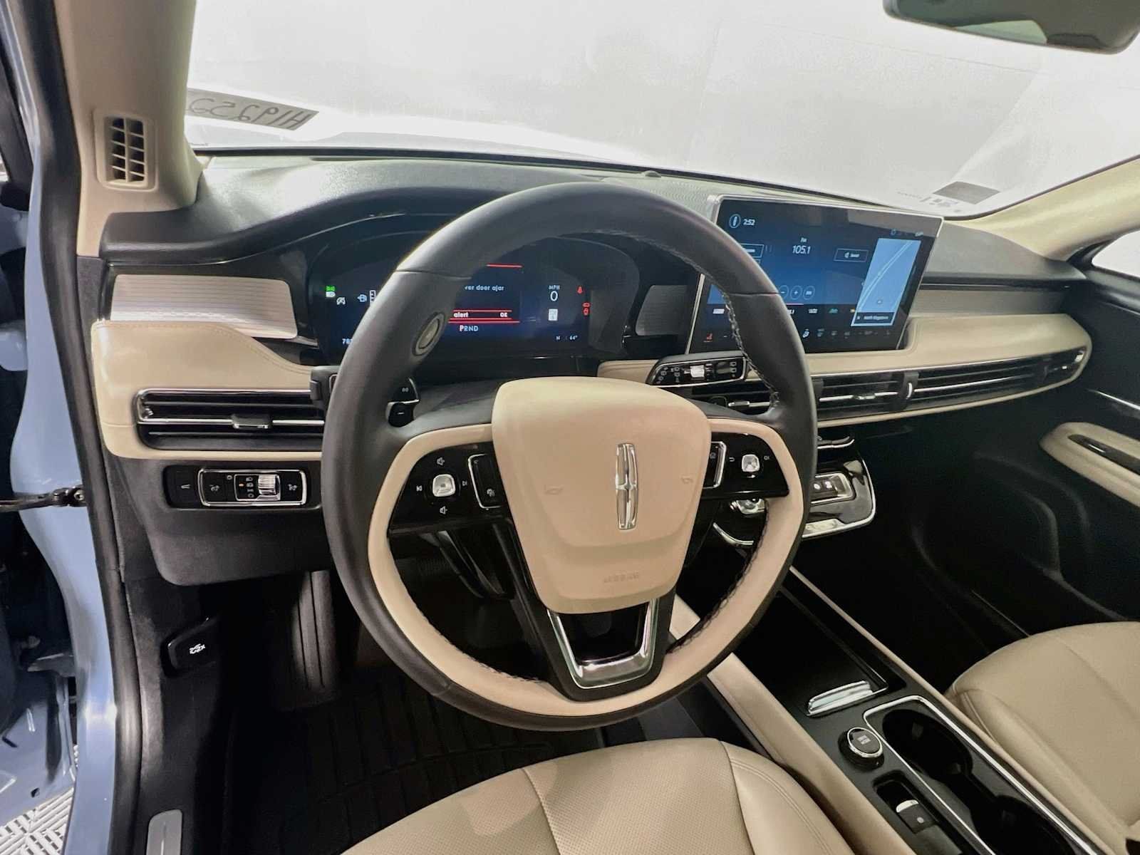 Used 2026 Lincoln Corsair Premiere AWD/4WD image 11