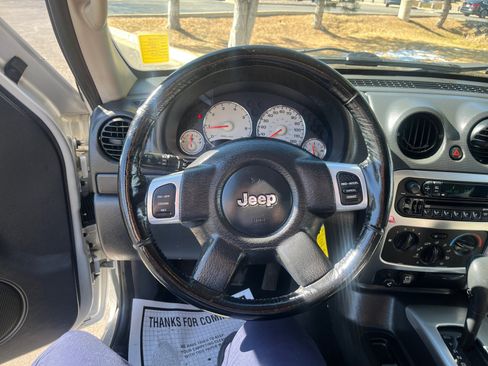Used 2002 Jeep Liberty Limited image 9