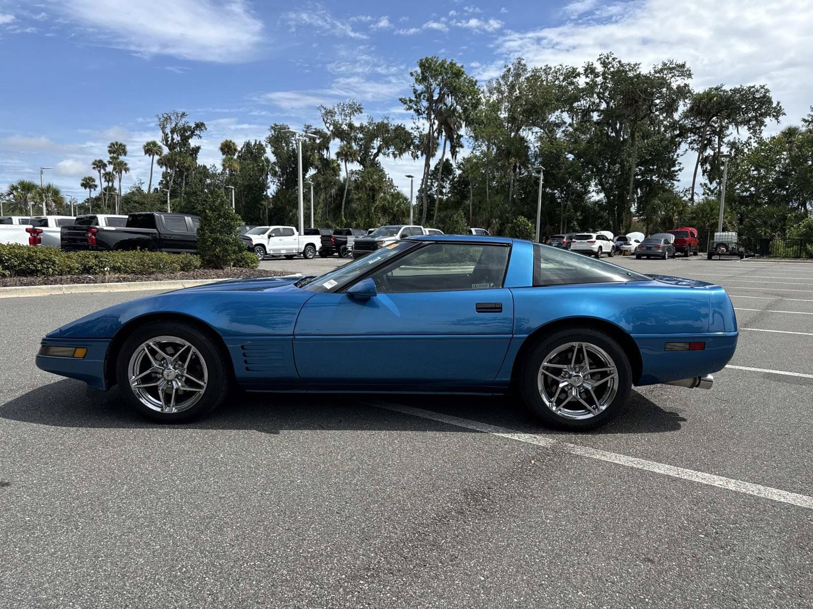 Used 1993 Chevrolet Corvette Coupe RWD image 6