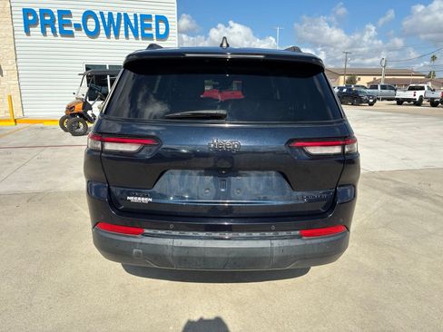 Used 2023 Jeep Grand Cherokee L Limited w/ Black Appearance Package AWD/4WD image 6
