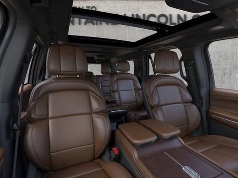 New 2026 Lincoln Navigator L Reserve AWD/4WD image 10