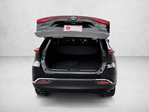 Certified 2024 Toyota Venza XLE image 15
