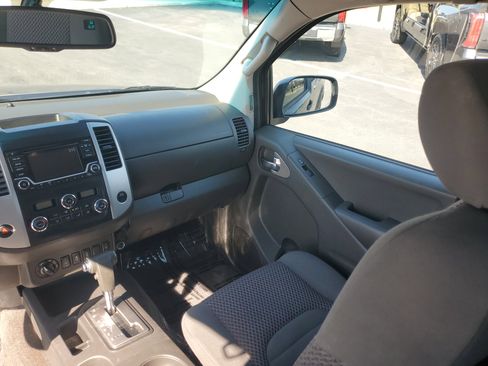 Used 2015 Nissan Frontier SV w/ SV Value Truck Package image 25