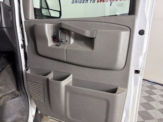 Used 2020 GMC Savana 2500 w/ Driver Convenience Package RWD image 33