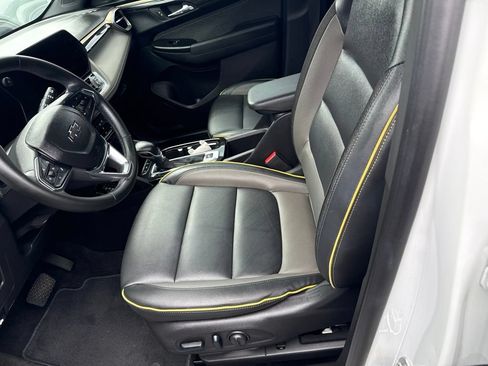 Used 2024 Chevrolet TrailBlazer ACTIV w/ Convenience Package FWD image 3