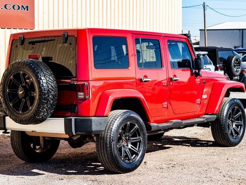 Used 2012 Jeep Wrangler Unlimited Sahara image 3