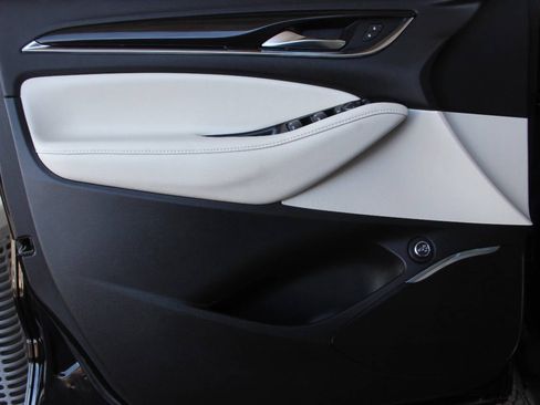 Used 2023 Buick Enclave Essence w/ Experience Buick Package image 19