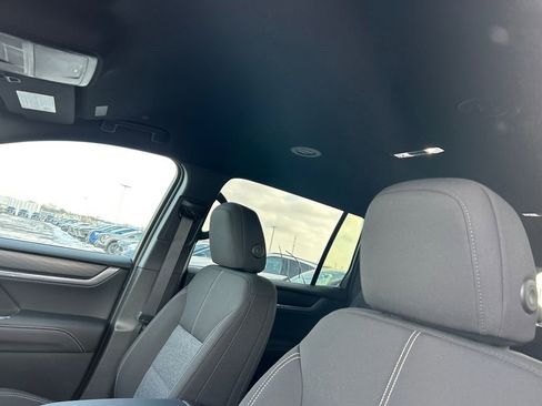 New 2026 GMC Acadia Elevation image 30