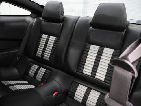 Used 2011 Ford Mustang Shelby GT500 RWD image 8
