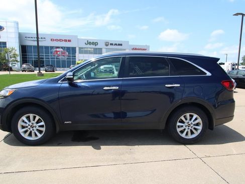 Used 2019 Kia Sorento AWD w/ LX Convenience Package image 18