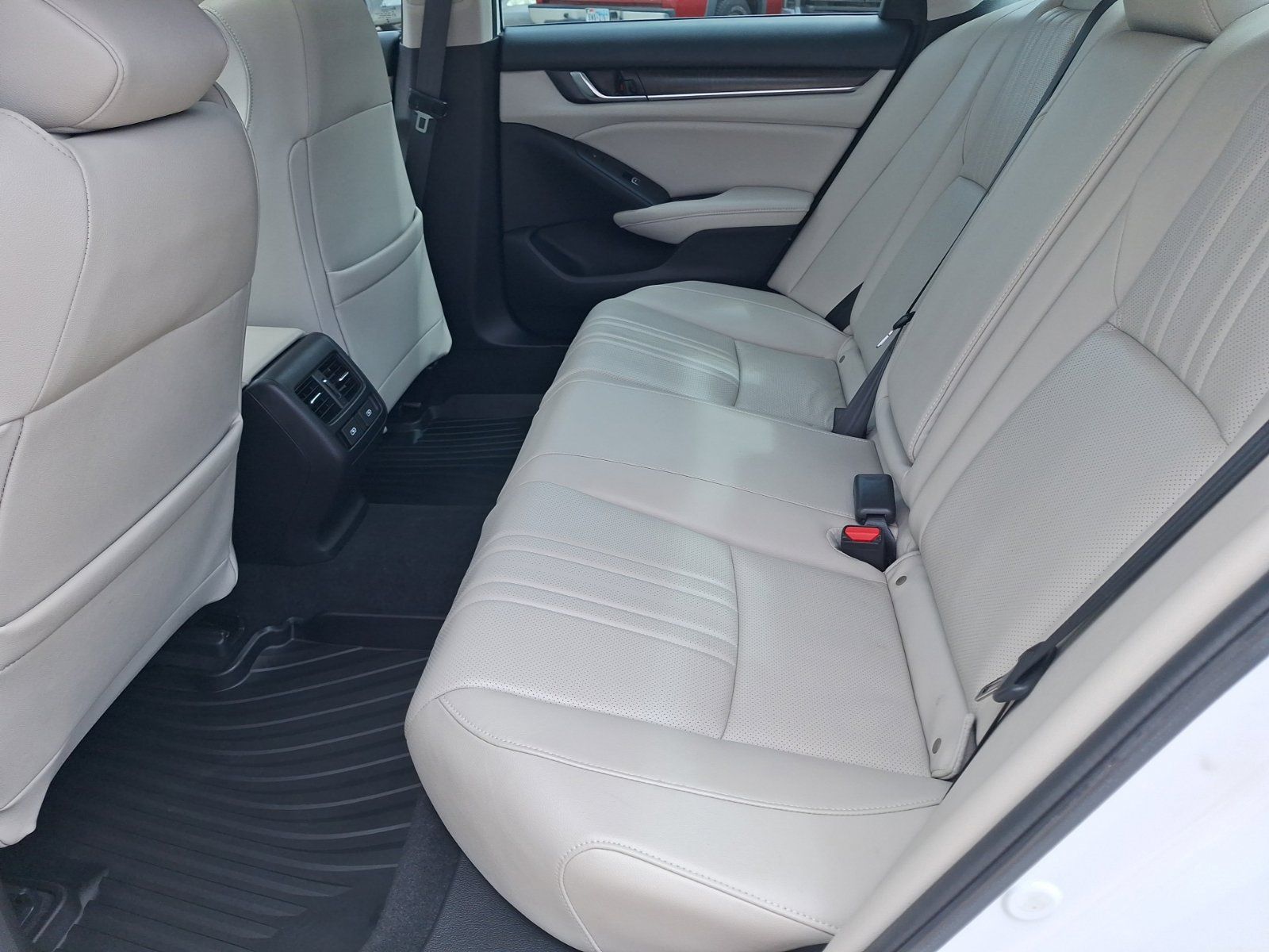 Used 2022 Honda Accord Touring image 31