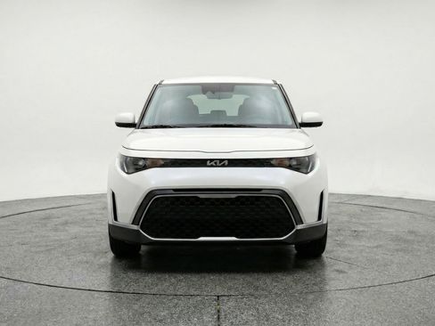 Used 2025 Kia Soul LX w/ LX Technology Package image 2