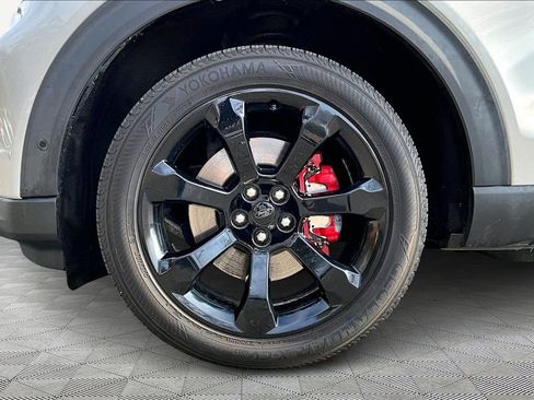 Used 2020 Ford Explorer ST w/ ST Street Pack image 22