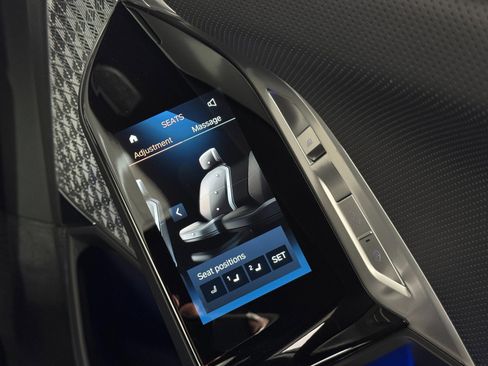 Used 2023 BMW 760i xDrive w/ Executive Package image 44