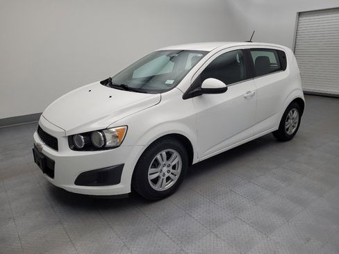 Used 2016 Chevrolet Sonic LT FWD image 2