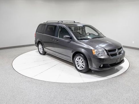 Used 2019 Dodge Grand Caravan SXT image 30