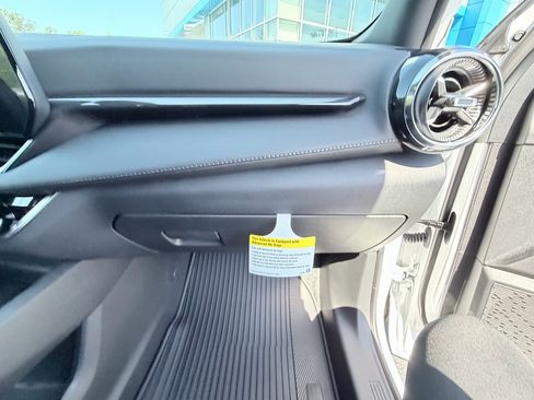 New 2026 Chevrolet Equinox LT w/ Convenience Package II FWD image 19